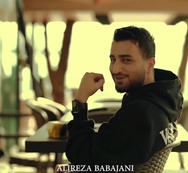 دانلود آهنگ علیرضا باباجانی چنه من بخونم ته زار زاری ره تی مار بلد نیه کیجا داری ره